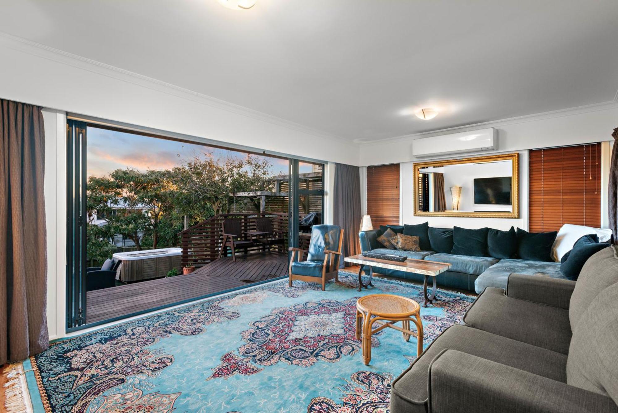 Ultimate Beach Location Mount Maunganui Exterior photo